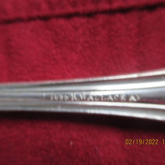 1835 R. WALLACE SILVERPLATE CASSEROLE/BERRY/SPOON/1896JOAN - Picture 3 of 5